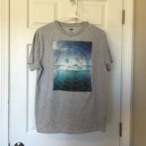Grey pattern tee
